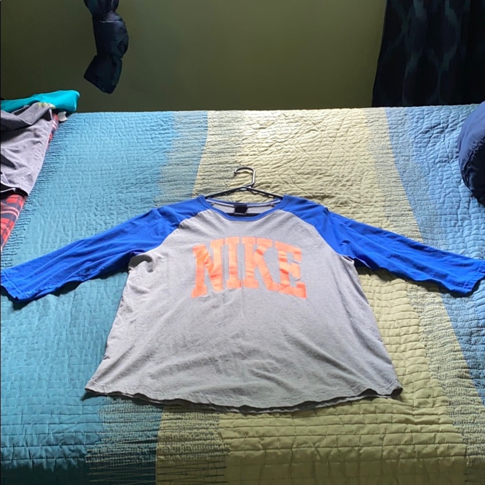 Nike Raglan Sleeve Logo T Shirt
